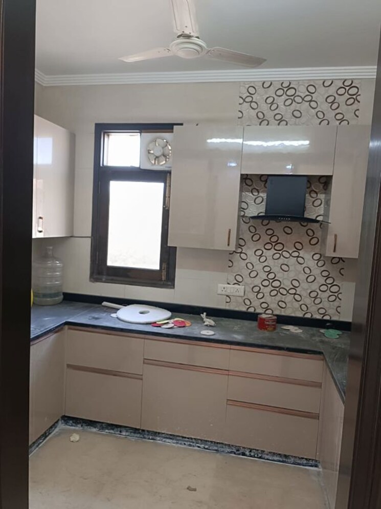 Kitchen, chittaranjan park 3 Bedroom 1440 Sq.Ft. Builder Floor In Chittaranjan Park Delhi 9857278