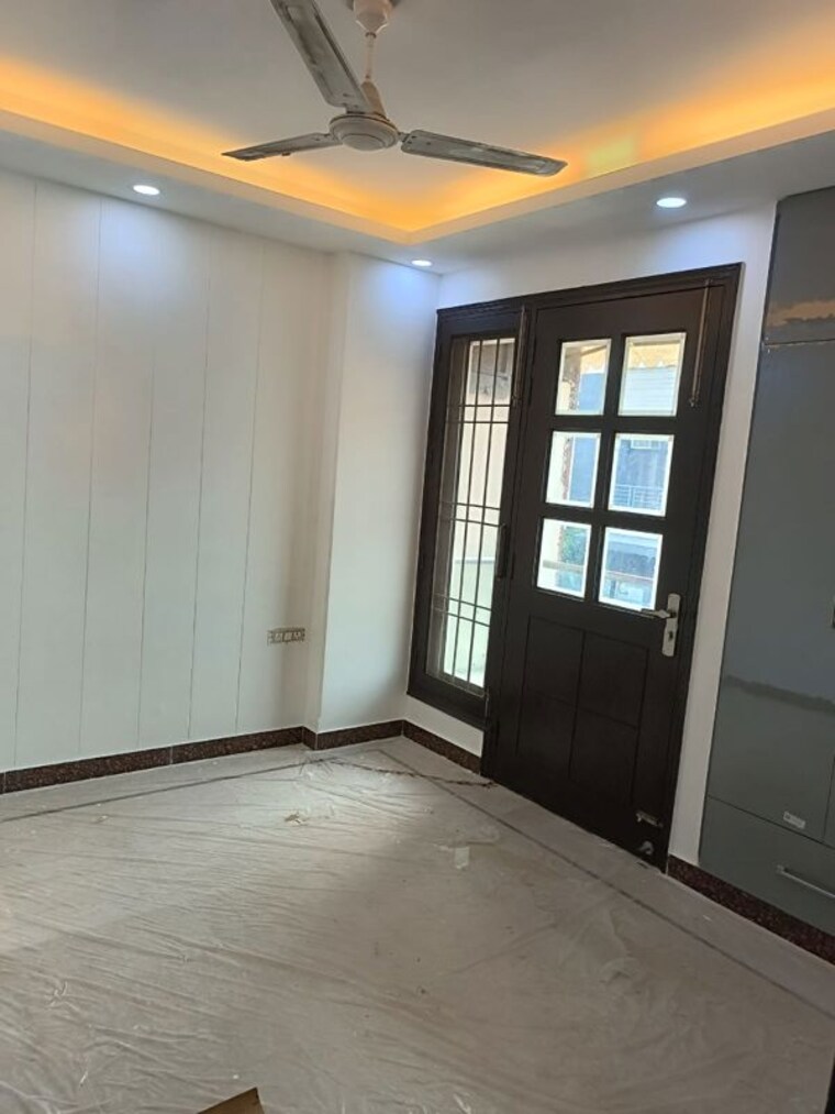 Room, chittaranjan park 3 Bedroom 1440 Sq.Ft. Builder Floor In Chittaranjan Park Delhi 9857278