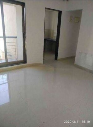 Room in 2 BHK Apartment at Runwal Eirene, Balkum Pada – for Rent