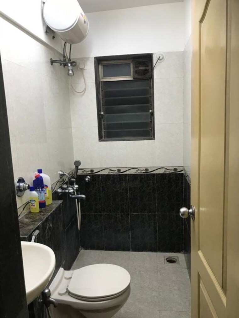 Bathroom, manik-moti-varsova 2 Bedroom 600 Sq.Ft. Apartment In Versova Mumbai 9857331