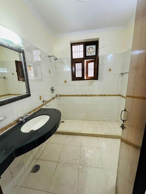 Kitchen in 3 BHK Builder Floor at Sector 31 – for Rent