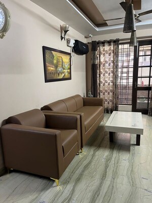 Living Room in 3 BHK Builder Floor at Sector 31 – for Rent
