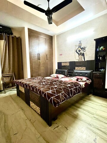 Bedroom in 3 BHK Builder Floor at Sector 31 – for Rent