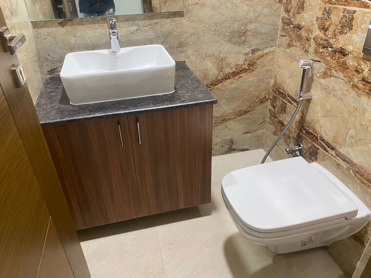Bathroom, green park 3 Bedroom 200 Sq.Ft. Builder Floor In Green Park Delhi 9857353