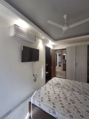 Bedroom in 3 BHK Builder Floor at Sector 44 – for Rent