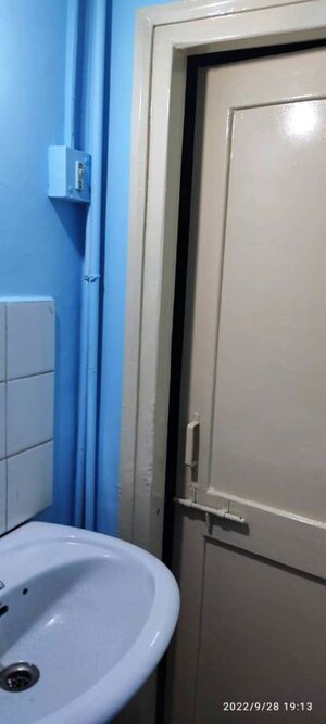 Bathroom in 1 BHK Apartment at Shankar Nagar – for Rent