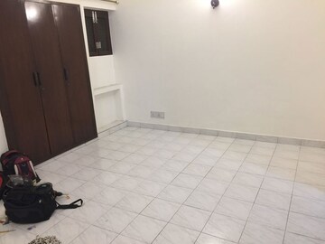 Room in 2 BHK Builder Floor at Uday Park – for Rent