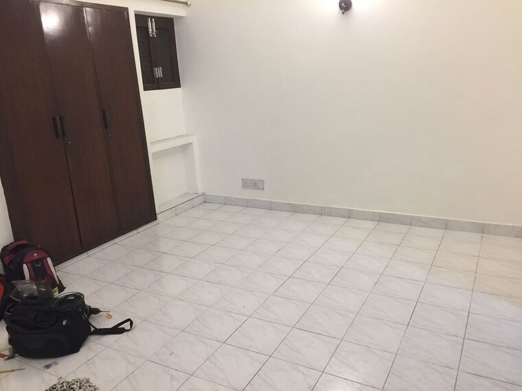 Room, uday park 2 Bedroom 2070 Sq.Ft. Builder Floor In Uday Park Delhi 9857369