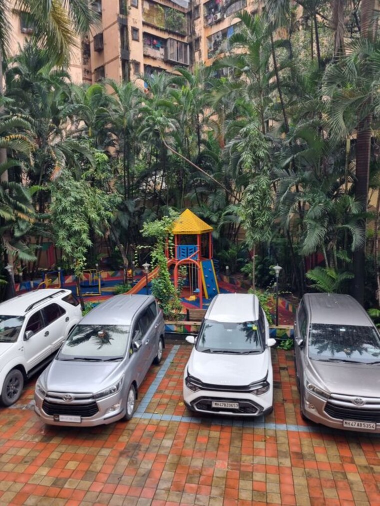 Parking, shah-arcade-ii 1 Bedroom 500 Sq.Ft. Apartment In Malad East Mumbai 9857380