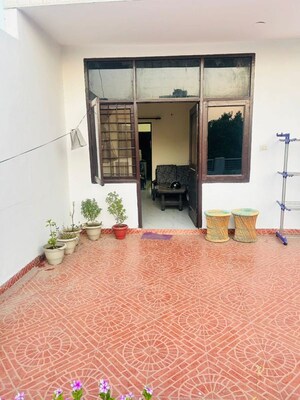 Living Room in 1 BHK Builder Floor at RWA Apartments Sector 52, Sector 52 – for Rent