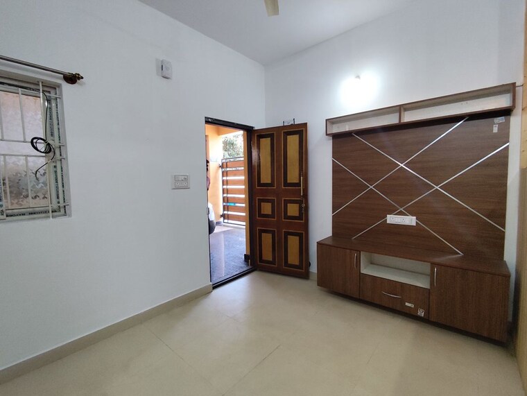 Room, hsr layout 1 Bedroom 700 Sq.Ft. Apartment In Hsr Layout Bangalore 9686215