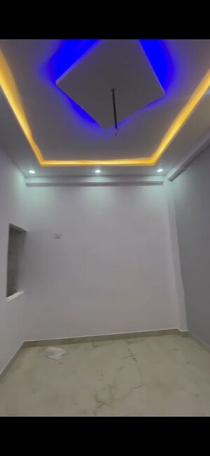 Furnished Amenities in 2 BHK Builder Floor at Dlf Ankur Vihar – for Sale