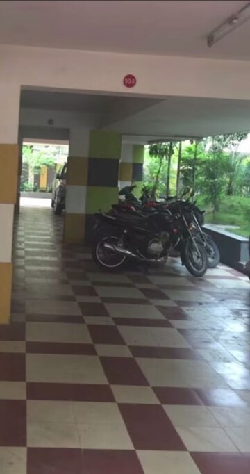 Parking in 3 BHK Apartment at Bhanvarkuan – for Sale