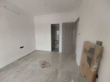 Room in 2 BHK Apartment at Crescent Silverwoods, Powai – for Rent