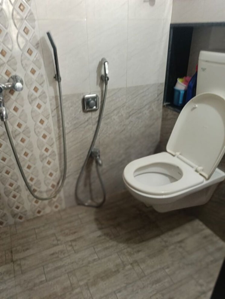Bathroom, vasant-valley-complex 3 Bedroom 1100 Sq.Ft. Apartment In Malad East Mumbai 9857449