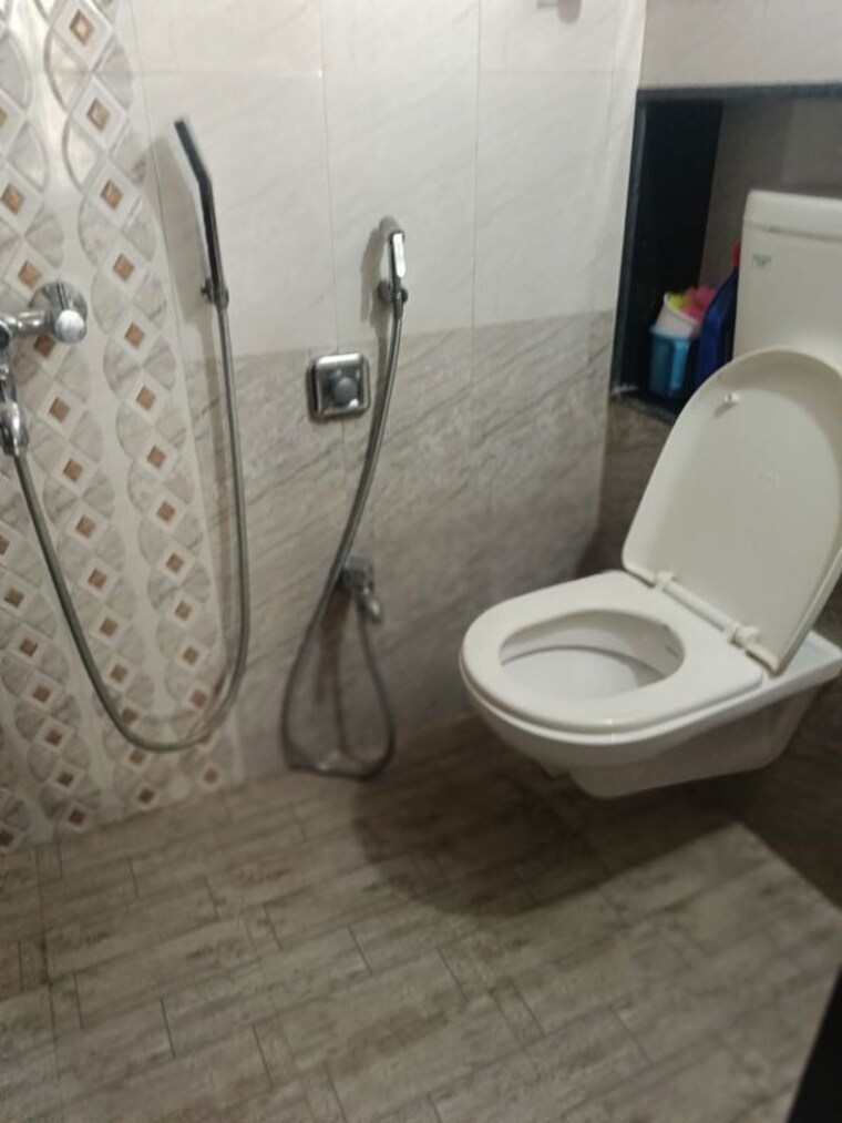Bathroom, vasant-valley-complex 3 Bedroom 1100 Sq.Ft. Apartment In Malad East Mumbai 9857449