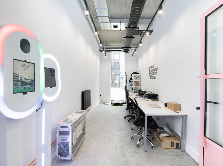 Team Area, splendor-onyx-blue Commercial Co Working Space 750 Sq.Ft. In Sector 142 Noida 9857473