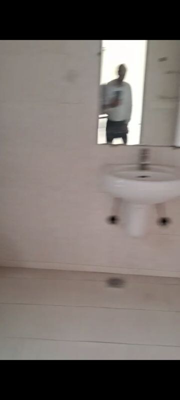 Bathroom in 4 BHK Penthouse at Amrapali Sapphire, Sector 45 – for Rent