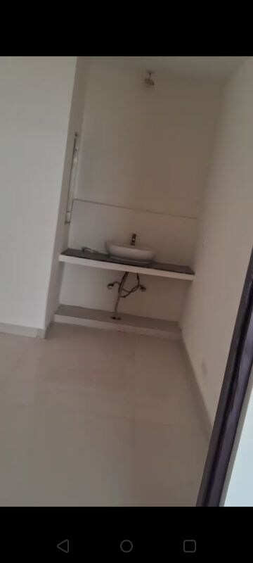 Furnished Amenities in 4 BHK Penthouse at Amrapali Sapphire, Sector 45 – for Rent