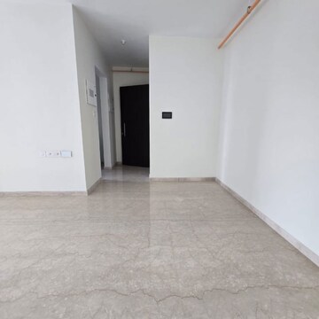 Room in 2 BHK Apartment at Kalpataru Elitus, Asha Nagar – for Rent