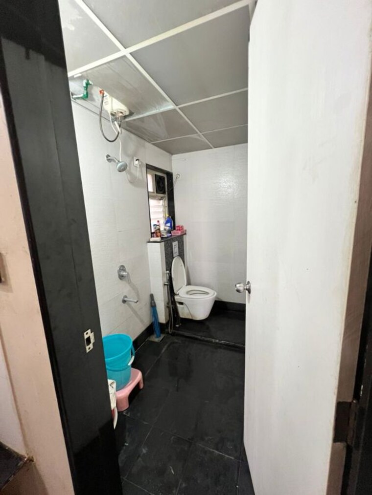 Bathroom, goel-ganga-arcadia 2 Bedroom 1100 Sq.Ft. Apartment In Kharadi Pune 9857418