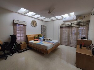 Living Room in 4 BHK Apartment at Indiranagar – for Rent