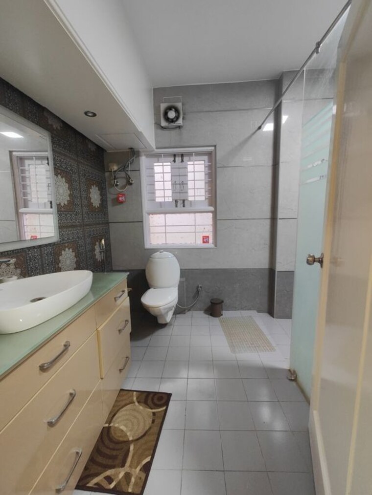 Bathroom, indiranagar 4 Bedroom 4000 Sq.Ft. Apartment In Indiranagar Bangalore 9857481