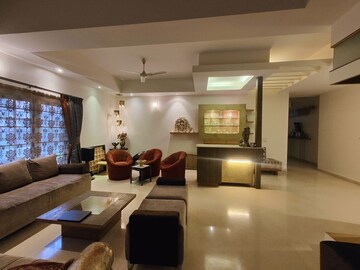Living Room in 4 BHK Apartment at Indiranagar – for Rent