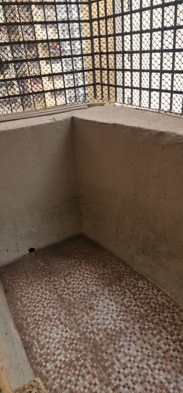 Room in 2 BHK Apartment at Rishabh Towers, Prabhadevi – for Rent