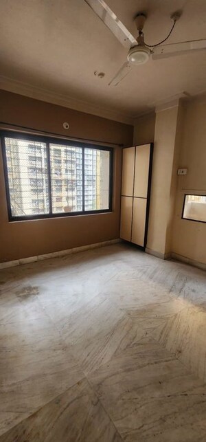 Room in 2 BHK Apartment at Rishabh Towers, Prabhadevi – for Rent