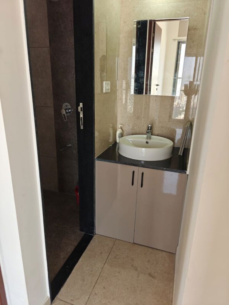 Bathroom, vilas-javdekar-yashwin-enchante 3 Bedroom 1500 Sq.Ft. Apartment In Kharadi Pune 9857496
