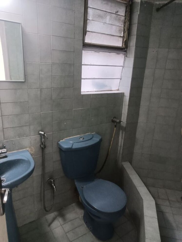 Bathroom, sindh-society 3 Bedroom 1400 Sq.Ft. Apartment In Aundh Pune 9857504