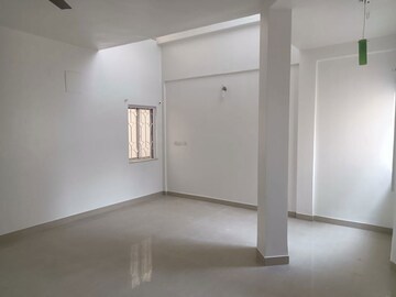 Room in 3 BHK Apartment at Sindh Society, Aundh – for Rent