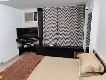 Bedroom in 2 BHK Apartment at Seagull Apartment, Tardeo – for Rent