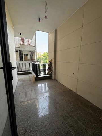 Balcony in 3 BHK Builder Floor at Unitech South City II, Sector 50 – for Rent