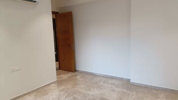 Room in 3 BHK Apartment at Vasant Kunj, Santacruz West – for Rent