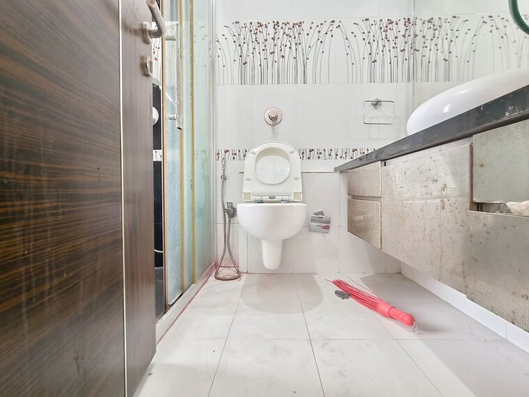 Bathroom, soham-tropical-lagoon 3 Bedroom 771 Sq.Ft. Apartment In Ghodbunder Road Thane 9857550