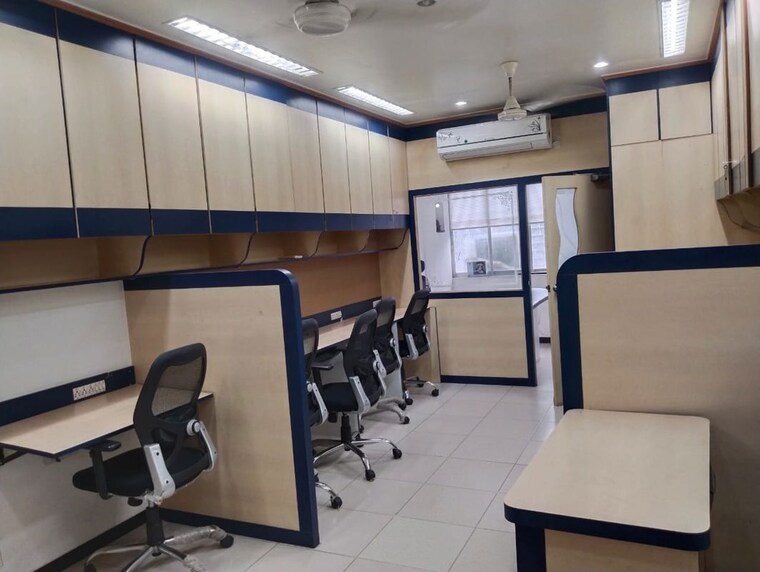 Team Area, real-tech-park Commercial Office Space 610 Sq.Ft. In Vashi Sector 30a Navi Mumbai 9857548