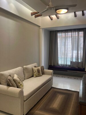 2 BHK Apartment For Rent in Himalaya Apartment Worli, Worli