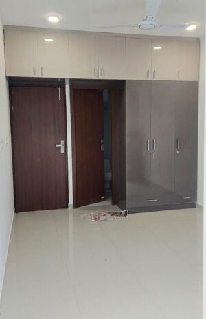 Room in 2 BHK Apartment at M3M Escala, Sector 70a – for Rent