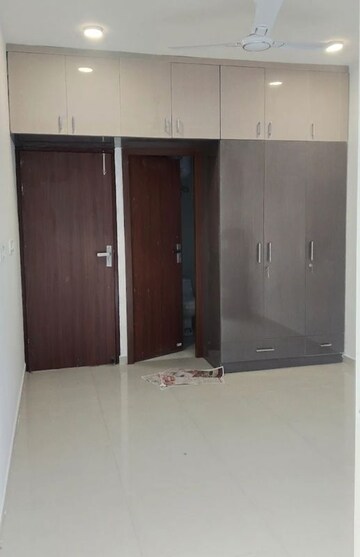 Room in 2 BHK Apartment at M3M Escala, Sector 70a – for Rent