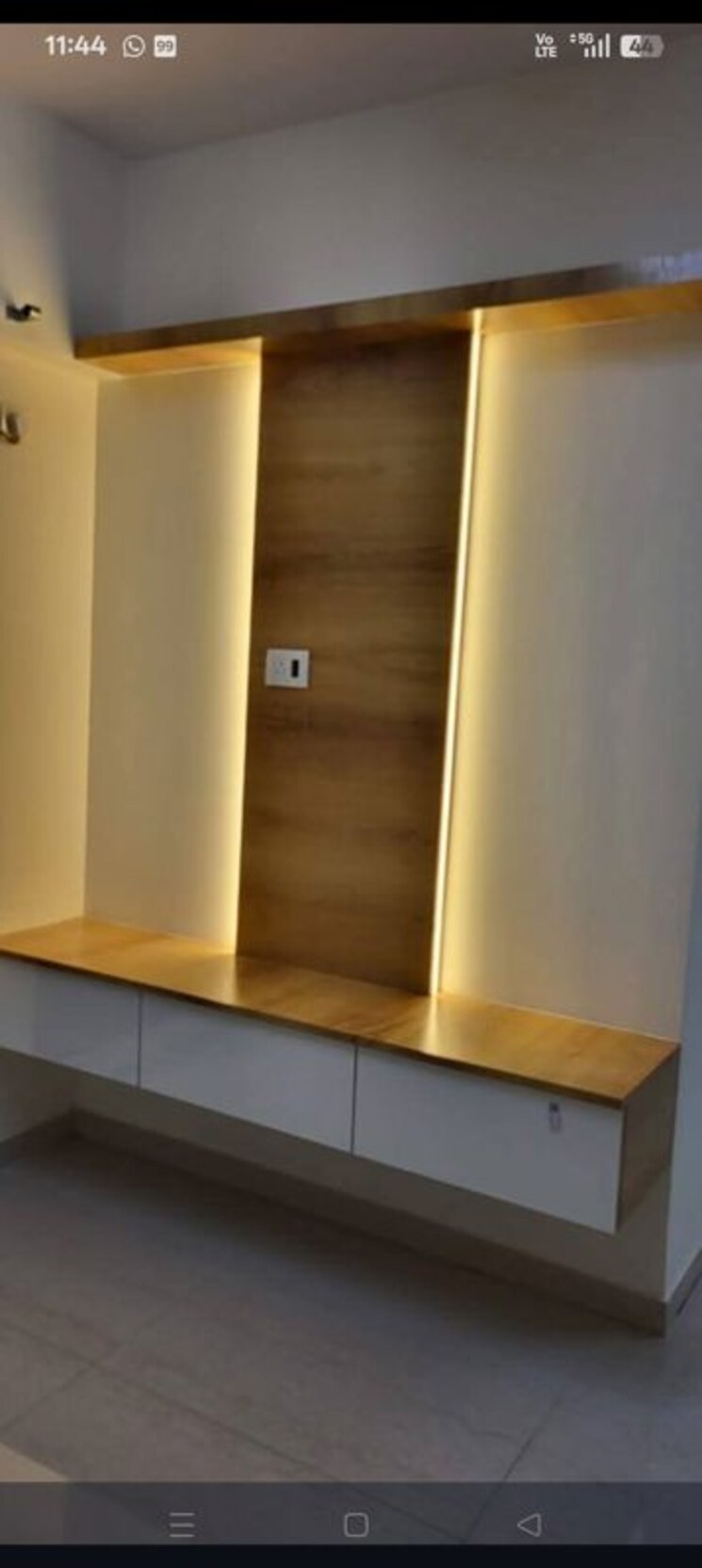 Room, saket-complex 3 Bedroom 850 Sq.Ft. Apartment In Kalwa Thane 9857569