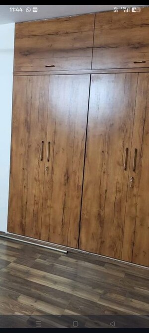 Furnished Amenities in 3 BHK Apartment at Saket Complex, Kalwa – for Rent