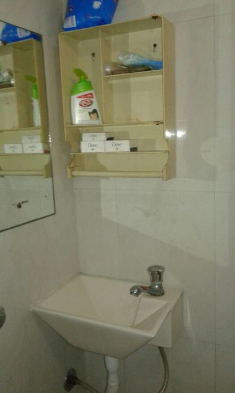 Bathroom, manju-tower-chs 2 Bedroom 1000 Sq.Ft. Apartment In Andheri West Mumbai 9857543