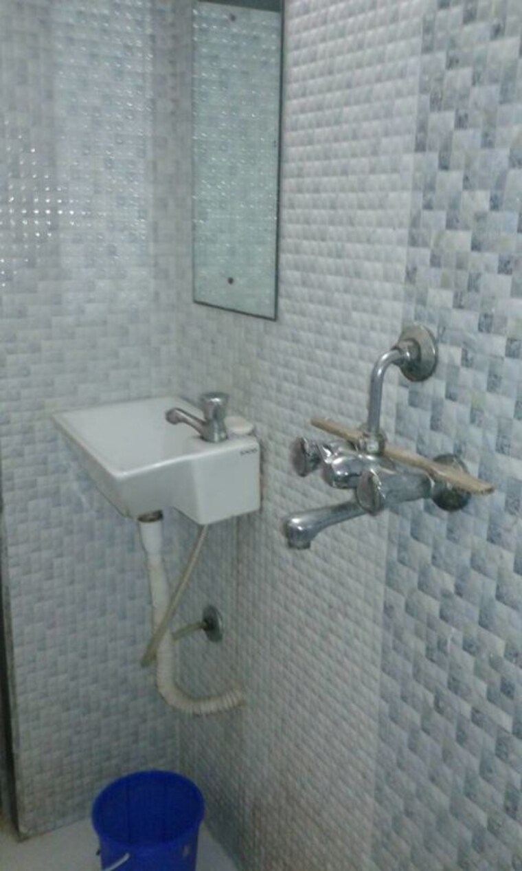 Bathroom, manju-tower-chs 2 Bedroom 1000 Sq.Ft. Apartment In Andheri West Mumbai 9857543