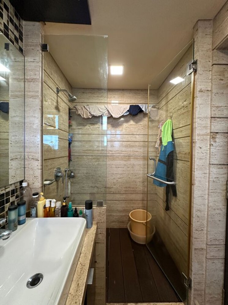 Bathroom, neelkanth-apartment-worli 2.5 Bedroom 1000 Sq.Ft. Apartment In Worli Mumbai 9857595