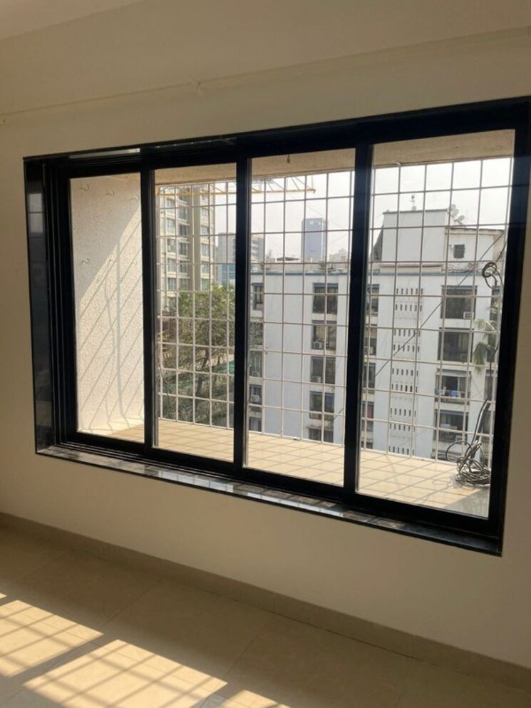 Room, khar west 3 Bedroom 1100 Sq.Ft. Apartment In Khar West Mumbai 9857495