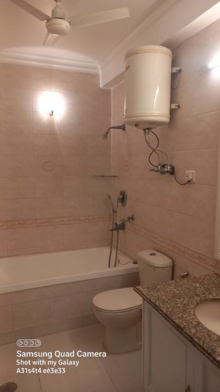 Bathroom, saket 4 Bedroom 2200 Sq.Ft. Builder Floor In Saket Delhi 9857608