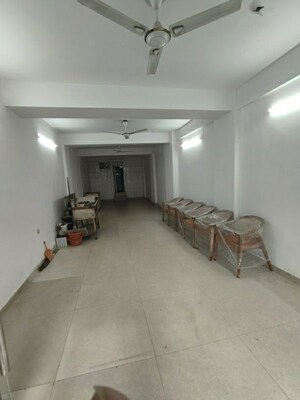 Parking in 3 BHK Builder Floor at Lajpat Nagar 4 – for Sale