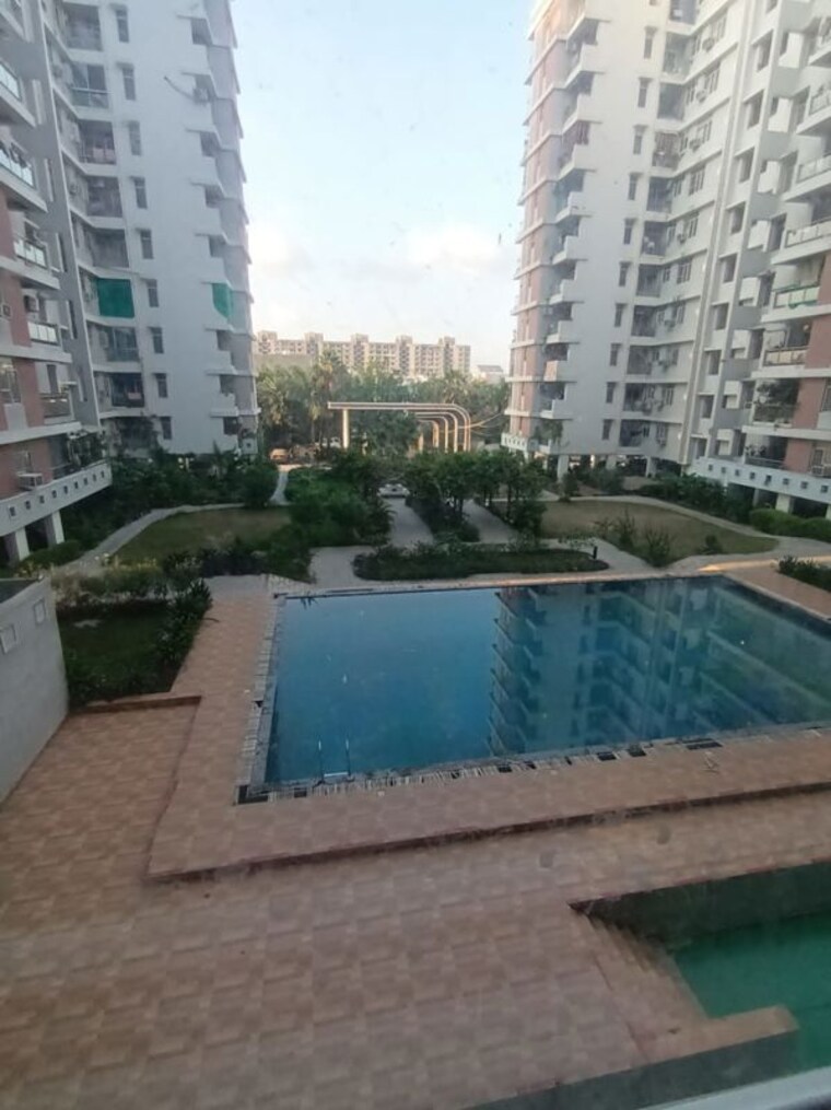 Swimming Pool, rg-euphoria 3 Bedroom 1585 Sq.Ft. Apartment In Vrindavan Yojna Lucknow 9857660